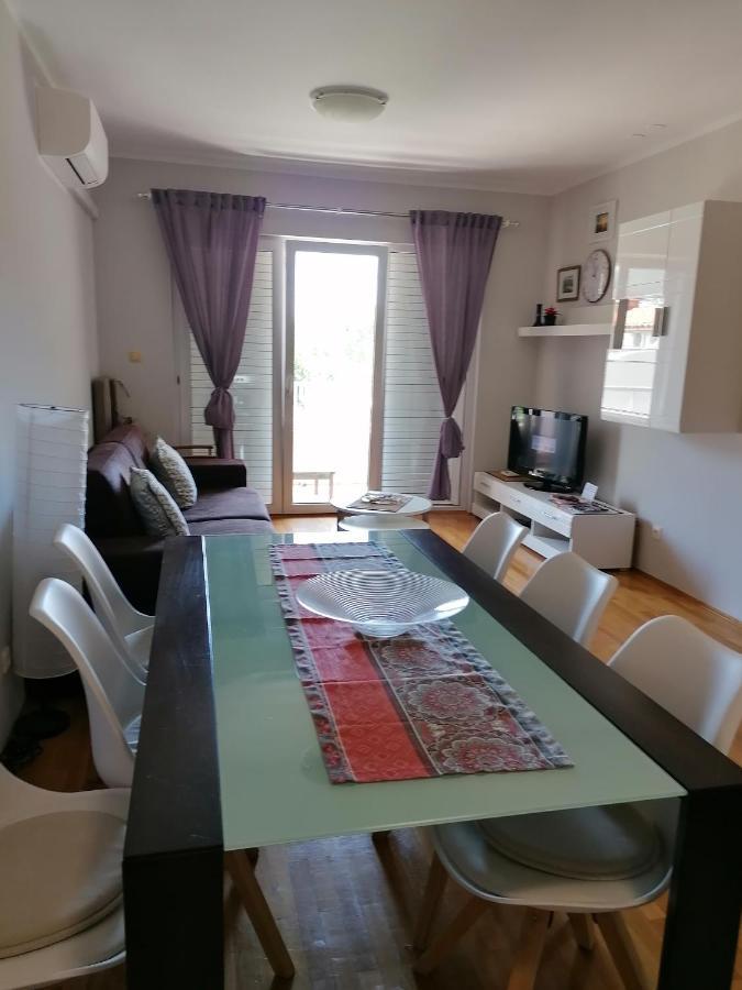 Apartment Laura Galileo Blizu Centra I Plaze *